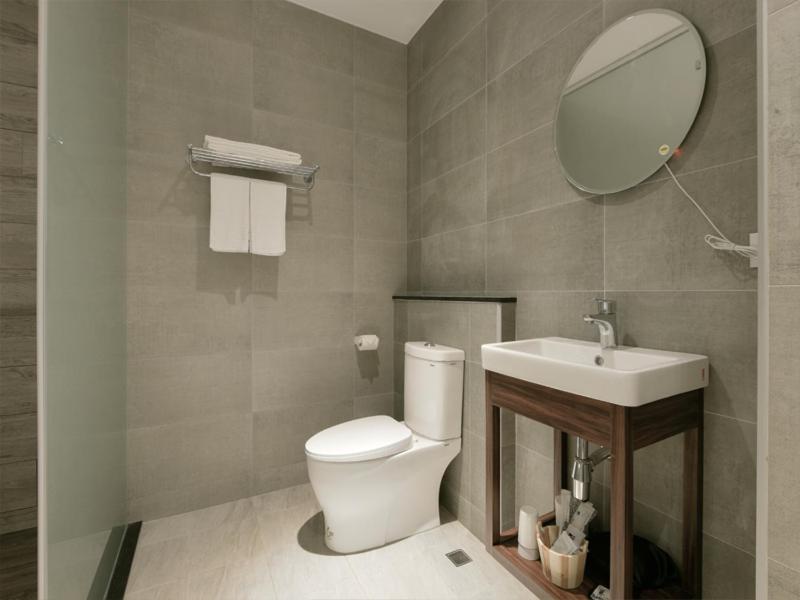 Hotel Hesper Hsr Taichung Exteriör bild