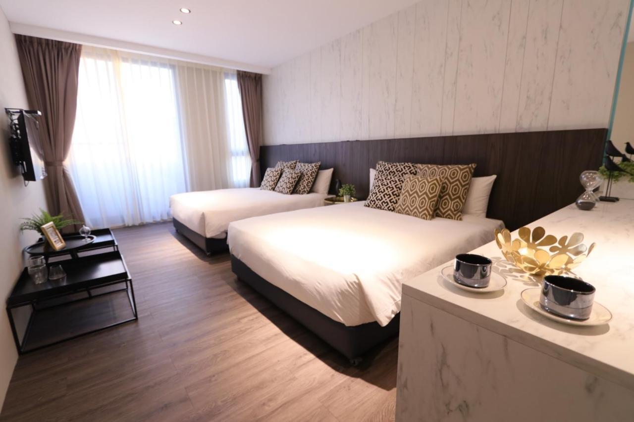Hotel Hesper Hsr Taichung Exteriör bild