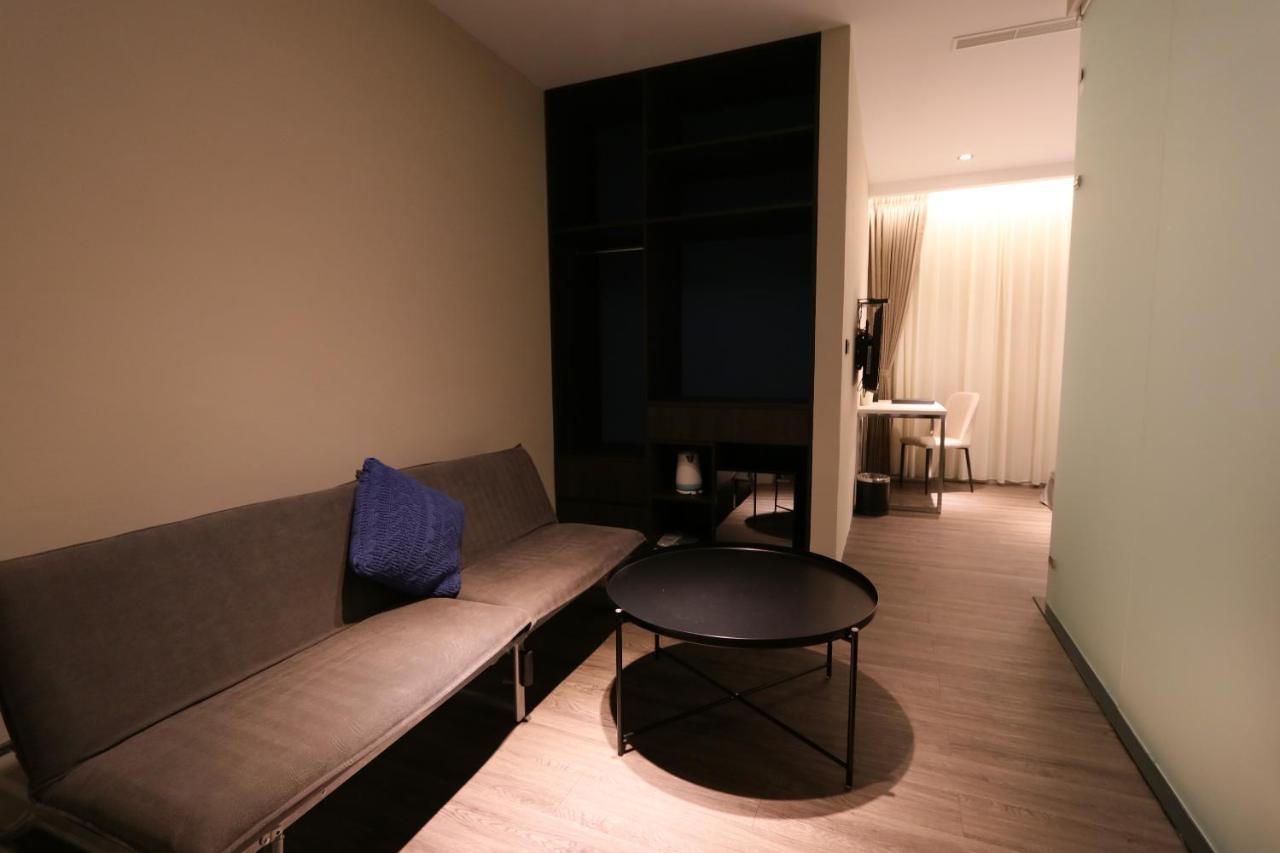 Hotel Hesper Hsr Taichung Rum bild