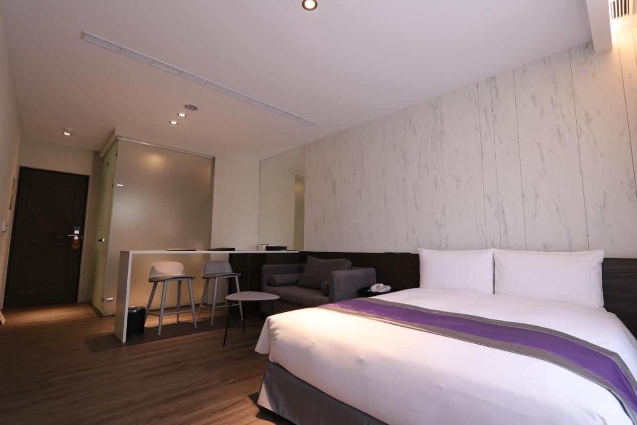 Hotel Hesper Hsr Taichung Exteriör bild