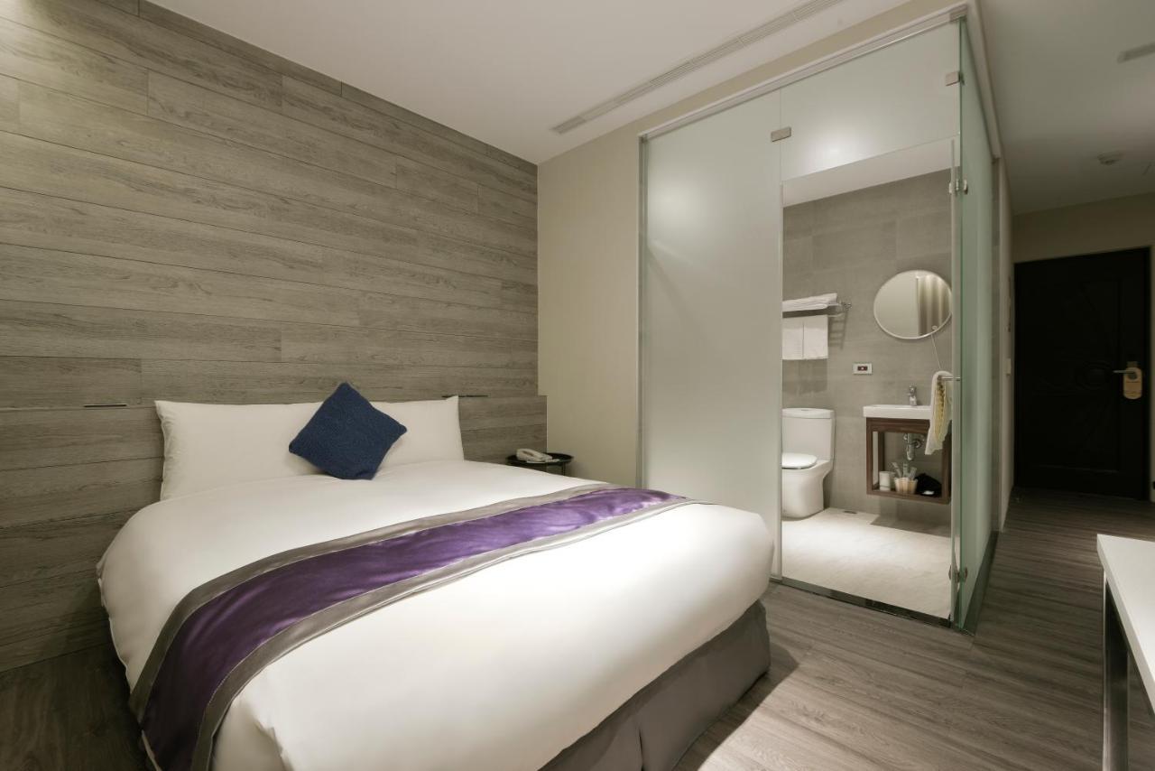 Hotel Hesper Hsr Taichung Exteriör bild