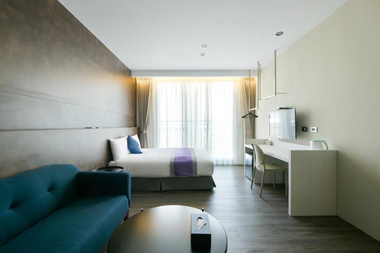 Hotel Hesper Hsr Taichung Exteriör bild
