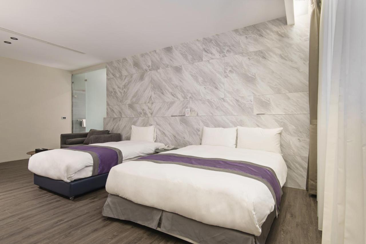 Hotel Hesper Hsr Taichung Exteriör bild