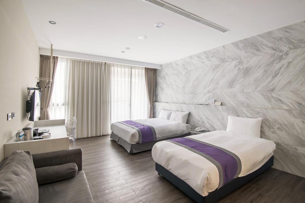 Hotel Hesper Hsr Taichung Exteriör bild