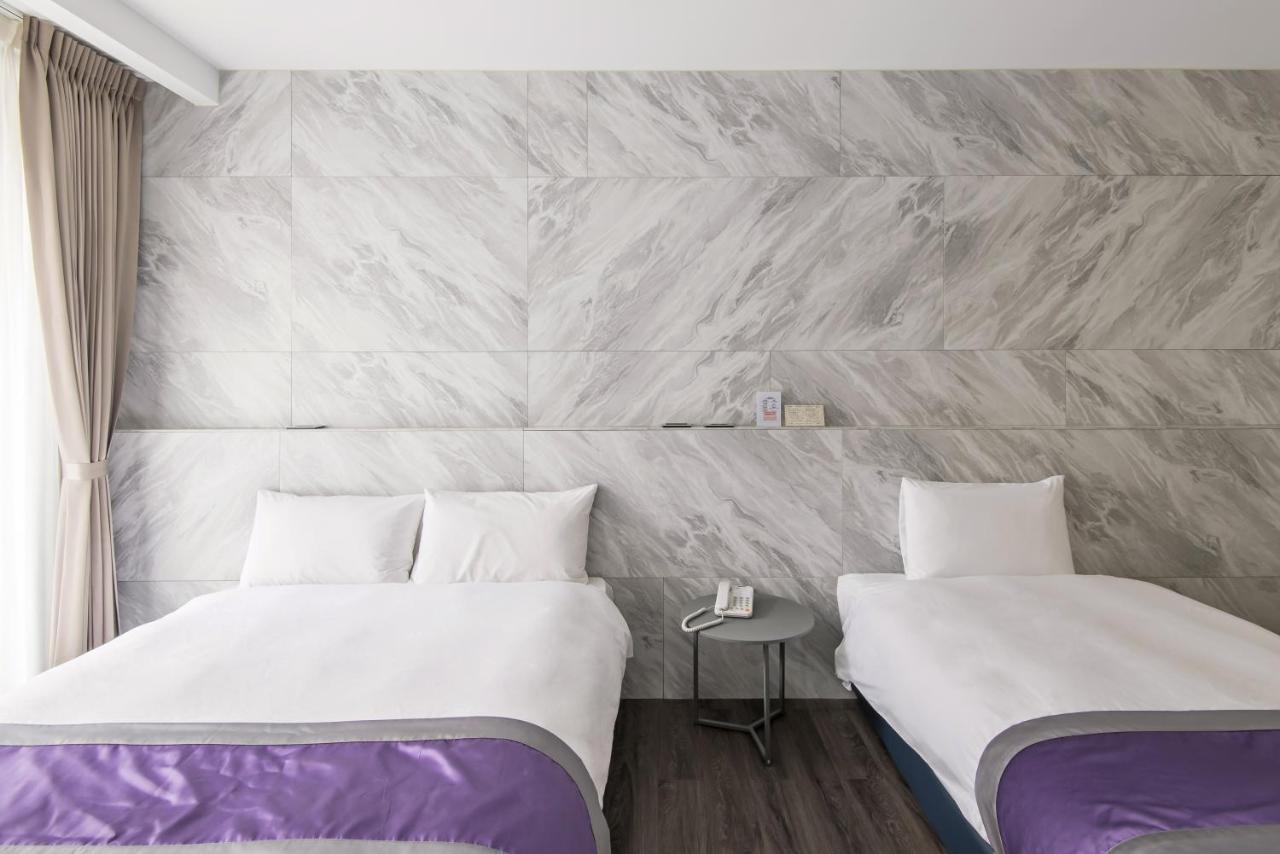 Hotel Hesper Hsr Taichung Exteriör bild