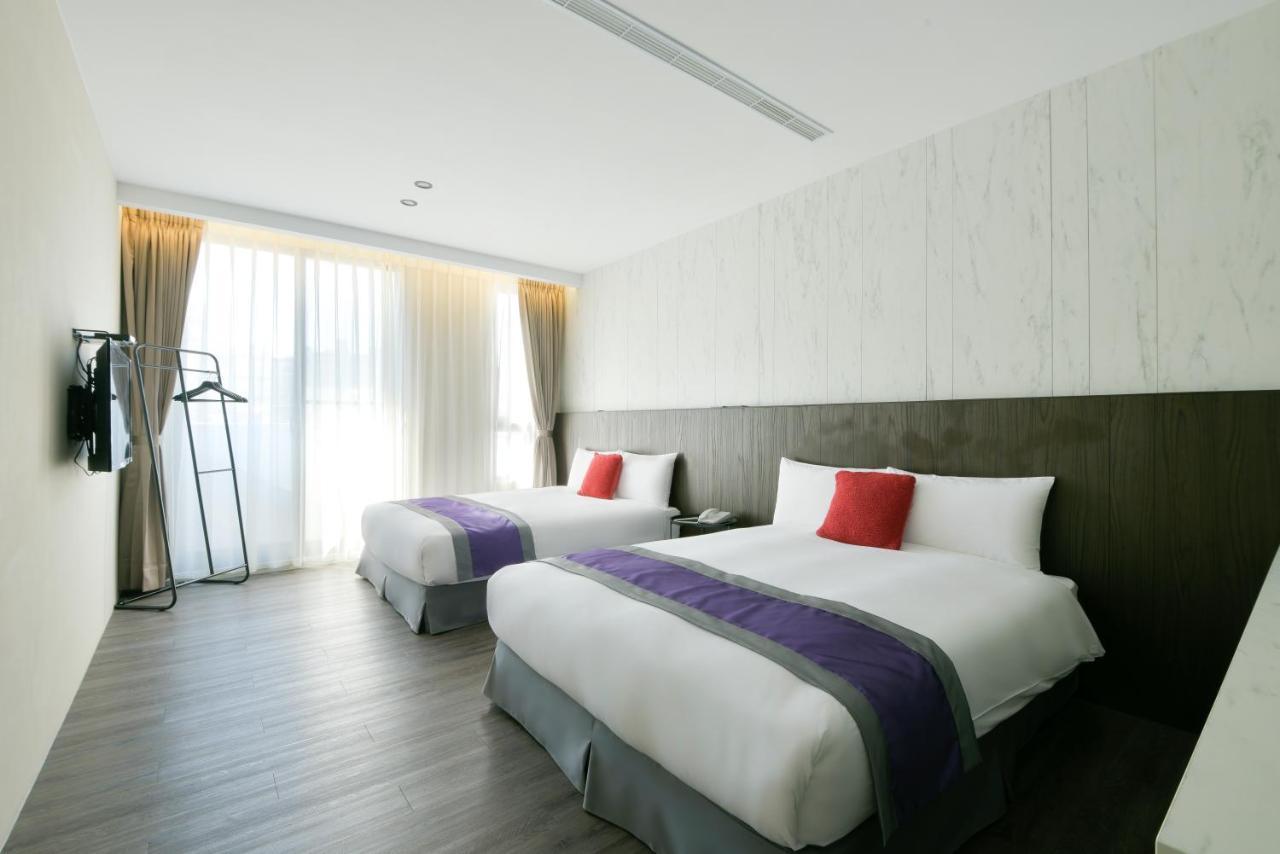 Hotel Hesper Hsr Taichung Exteriör bild