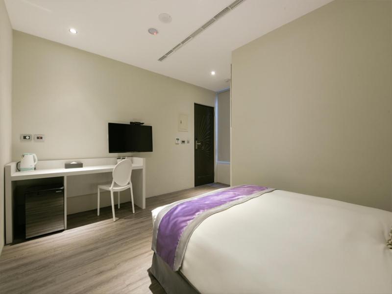 Hotel Hesper Hsr Taichung Exteriör bild