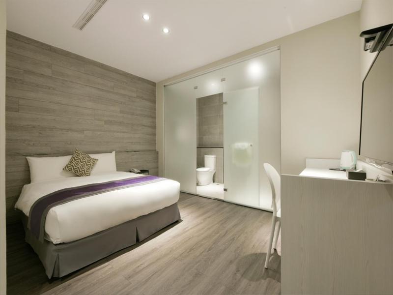 Hotel Hesper Hsr Taichung Exteriör bild